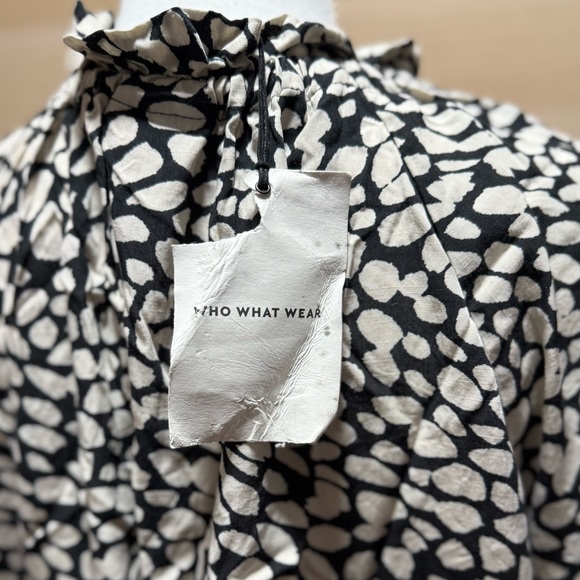 Who What Wear Blouse - Picture 9 of 12
